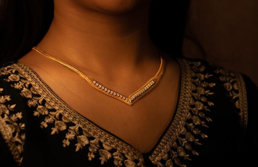 Elegant Yellow Gold Necklaces for Every Occasion – Shop in Dubai